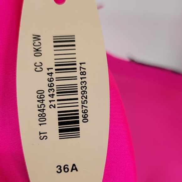 Victoria's Secret Miraculous Plunge Elegant Pink Lace Women's Bra 36A - Picture 2 of 5